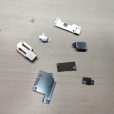 Заглушки iPhone 6s металлические комплект